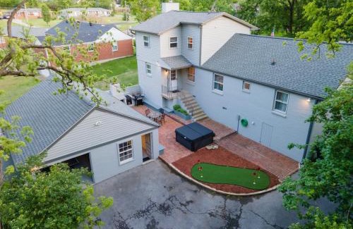 Donelson House | BRAND NEW Nashville Dream Hot Tub Arcade More