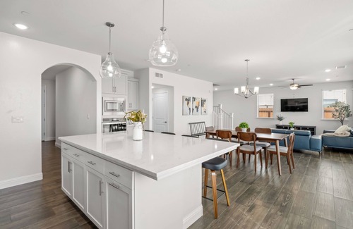 Clovis House | Brand New, Pool, Game Room, BBQ, 2 King Suites!