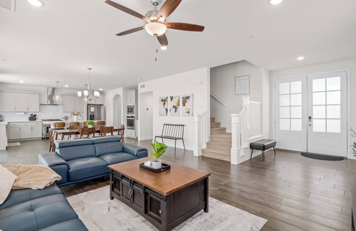 Clovis House | Brand New, Pool, Game Room, BBQ, 2 King Suites!