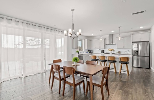 Clovis House | Brand New, Pool, Game Room, BBQ, 2 King Suites!