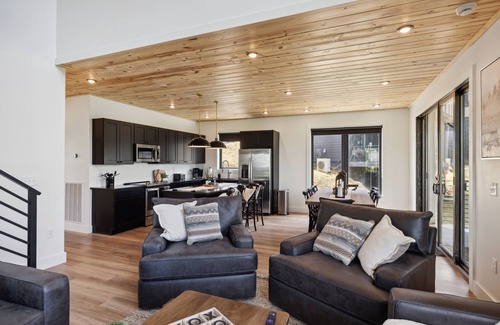 Sevierville Apartment | Brand New Private Pool Theater Game Room