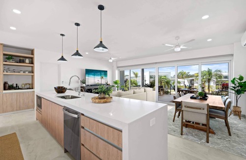 Avellanas Beach House | Brand New Professionally Decorated Luxury 5 Bed Avellanas Home Minutes to Beach