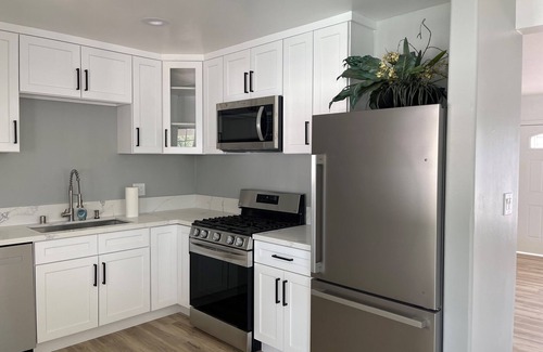 Winnetka House | Brand new remodel home! 30 Minutes to Malibu!