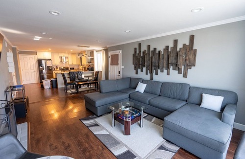 Westlake House | Brand New Remodeled Entire House w/Parking