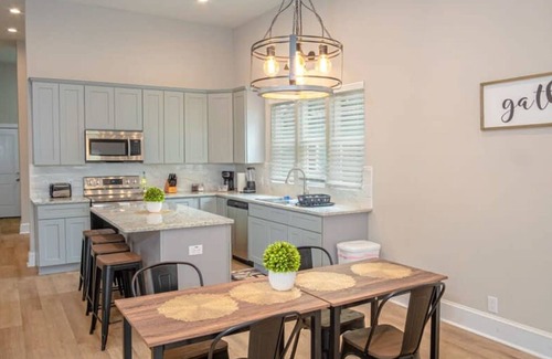 Five Points House | Brand New Remodeled 3BR 2BA House Near Downtown