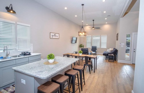 Five Points House | Brand New Remodeled 3BR 2BA House Near Downtown