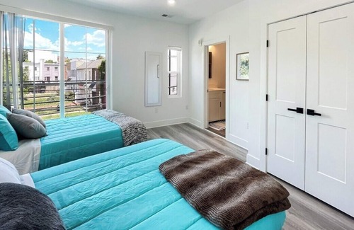 Kingman Park Bed & Breakfast | Brand New Roomy Luxurious Unit
