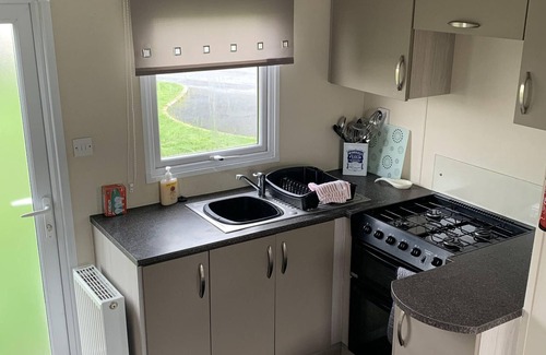 Woodhorn House | Brand new Seaview Caravan - sleeps 8 - Large 8 ka