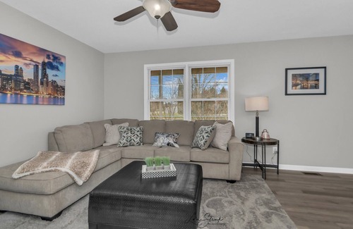 Manteno House | Brand New Spacious 3 Bedroom Townhome