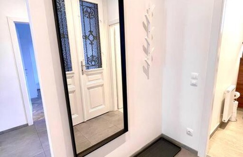 Schottenfeld Apartment | Brand New Spacious & Stylish Aptmt in City-Centre