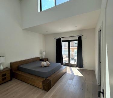 Redwood City Apartment | Brand New Spacious Tonwhome 3br 3ba sleeps 9