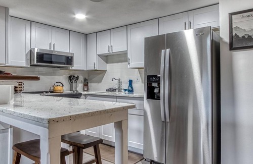 Sevierville Apartment | Brand New-spectacular View-pool-peaceful-relaxing