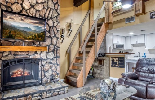 Sevierville Apartment | Brand New-spectacular View-pool-peaceful-relaxing