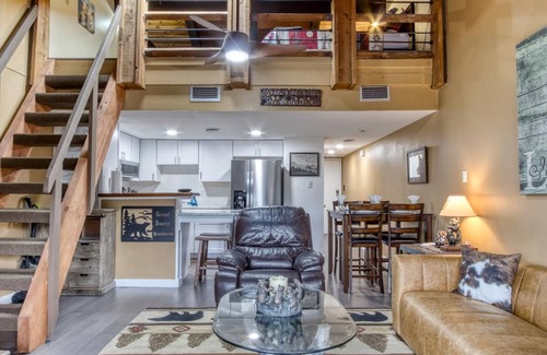 Sevierville Apartment | Brand New-spectacular View-pool-peaceful-relaxing
