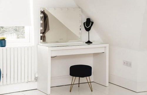 Norwich House | Brand New Stylish Three Story House!