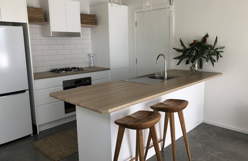 Sydney Apartment | Brand new stylish & tranquil unit on the shores of Bayview