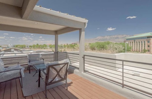 Alamedan Valley House | Brand New Three Bedroom with views for days!