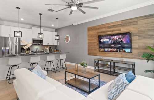 Kissimmee Ski Chalet | Brand New Townhouse 4Bed/3Bath/Pool/5Min Disney