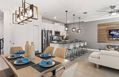 Kissimmee Ski Chalet | Brand New Townhouse 4Bed/3Bath/Pool/5Min Disney