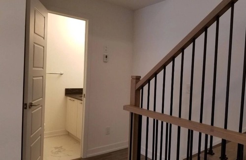 North York House | Brand new townhouse. Whole floor to yourself and private bathroom with tub.