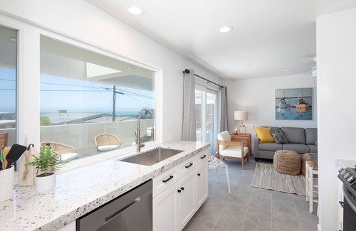Cayucos Apartment | Brand new upstairs 2 bedroom with Downtown location