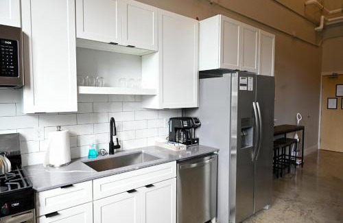 Historic Southwest Apartment | Brand New Urban Loft Free Parking Close To Mayo