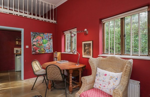 Malmesbury Cottage | BRANDEERS STUDIO, pet friendly, character holiday cottage in Minety