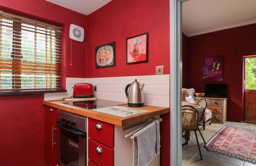 Malmesbury Cottage | BRANDEERS STUDIO, pet friendly, character holiday cottage in Minety