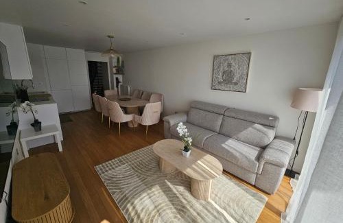 Montevrain Apartment | BrandNEW Duplex Penthouse 7pers à proximité Disneyland Paris