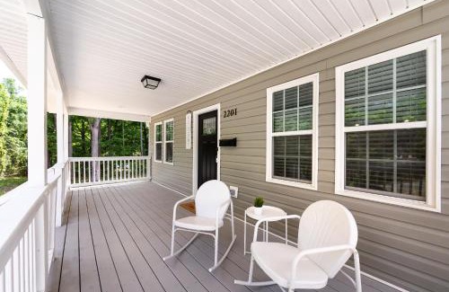 Lincoln Heights House | Brandnew Spacious 4 BR House minutes to Uptown Charlotte