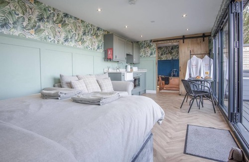 Llangennith Apartment | Brandy Cove - 1 Bed Cabin - Landimore