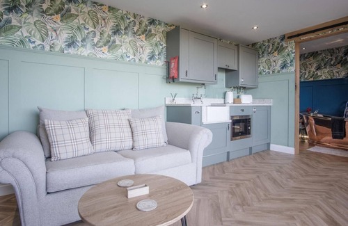 Llangennith Apartment | Brandy Cove - 1 Bed Cabin - Landimore