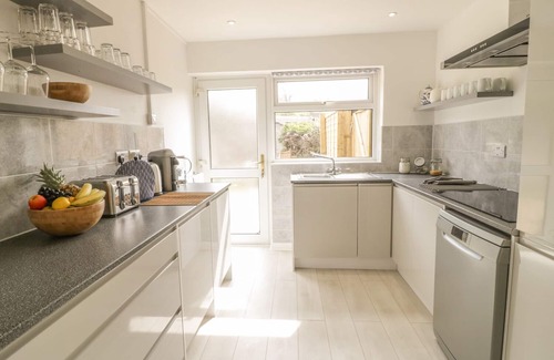 West Lulworth House | BRANSMEAD, pet friendly, luxury holiday cottage in West Lulworth