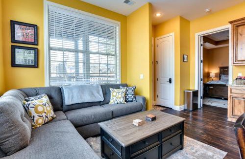 Indian Point Apartment | Branson Condo with Pool Near Silver Dollar City!