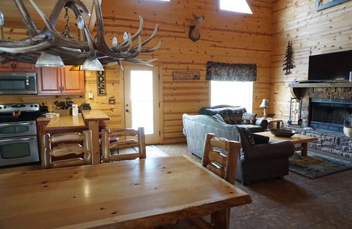 Branson Cedars Cabin | Branson-Elk | 3 Bed, 3 Bath