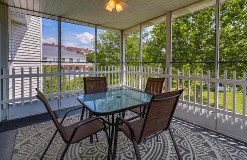 Table Rock Apartment | Branson Vacation Rental with Pools and Hot Tub!