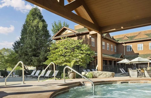 Table Rock Villa | Branson Vacation Resort - July 4th Week