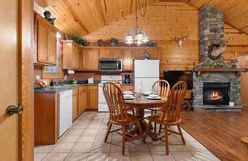 Branson Cabin | Branson Woods Luxury Cabin! King Beds, Indoor Pool, Whirlpool Tub! | 8
