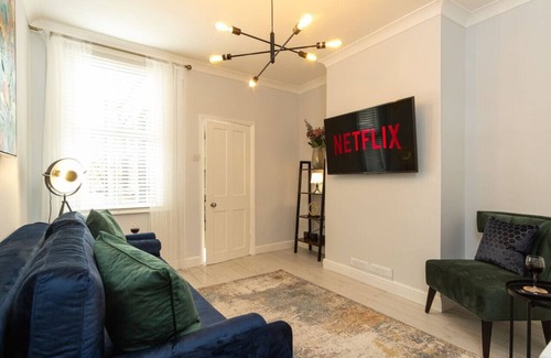 Burton on Trent House | Branston House - Modern home with garden