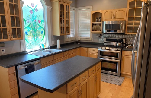 Young Harris House | Brasstown Valley Cottage 5/3 w/Hot Tub