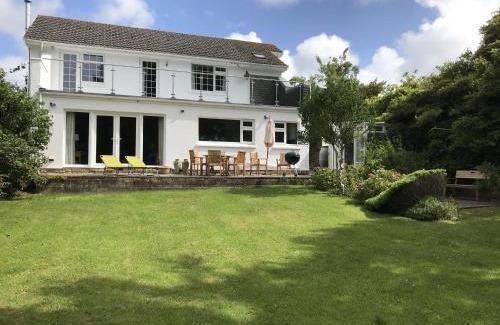 North Buckland House | BRAUNTON WHITE HOUSE 4 Bedrooms