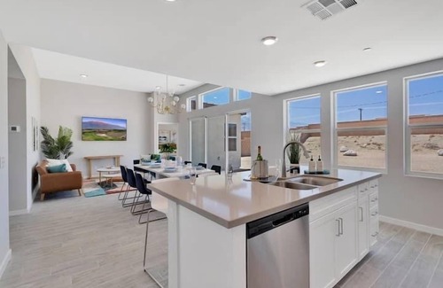 Desert Hot Springs House | Braviks Desert Escape