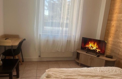 La Celle-sous-Gouzon Apartment | Break Appart avec parking privé