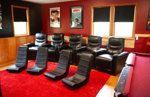 Geneva House | Break Away Hot Tub Lake Access & Game Rooms