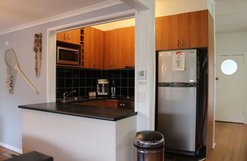 Blairgowrie House | Breakaway - Just 250m to the beach + Pet Friendly
