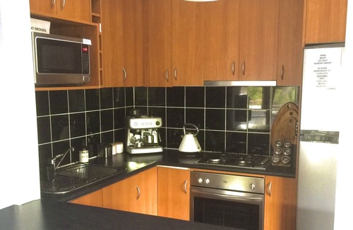 Blairgowrie House | Breakaway - Just 250m to the beach + Pet Friendly