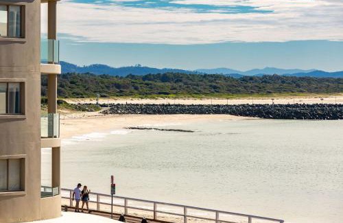 Forster Apartment | Breakers 15