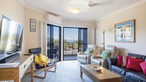 Yamba House | Breakers 2 - 6, 18 - 20 Pacific Parade
