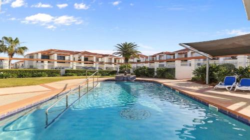 Yamba House | Breakers 2 - 8, 18 - 20 Pacific Parade