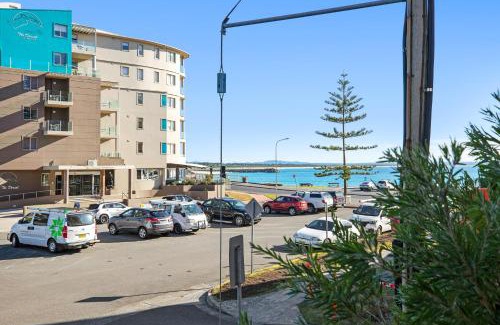 Forster Apartment | Breakers 9